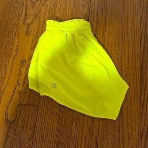 Lululemon highlight yellow hotty hots!! 4” great condition!!